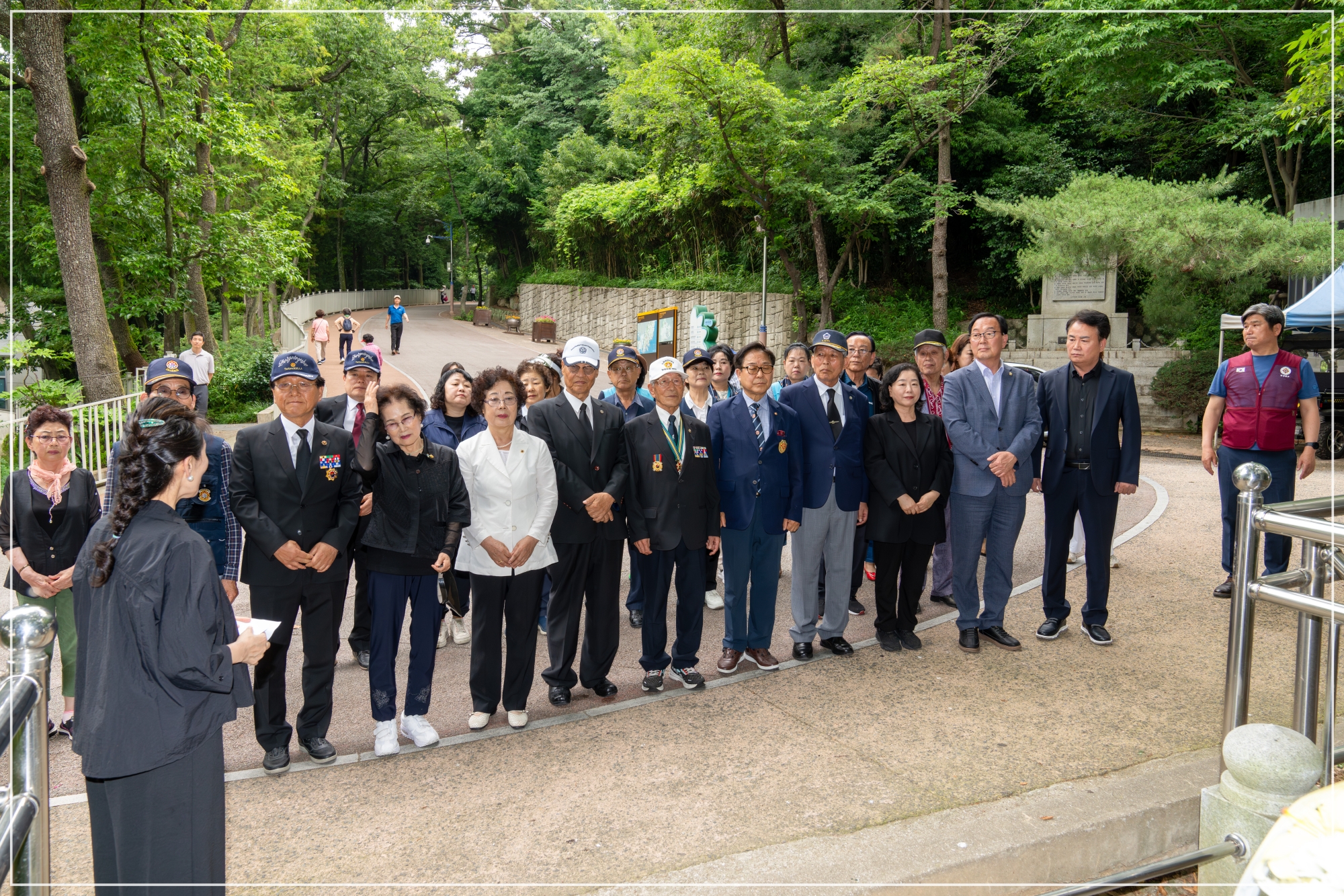 6.25 참전용사 기념비 헌화행사 1번째