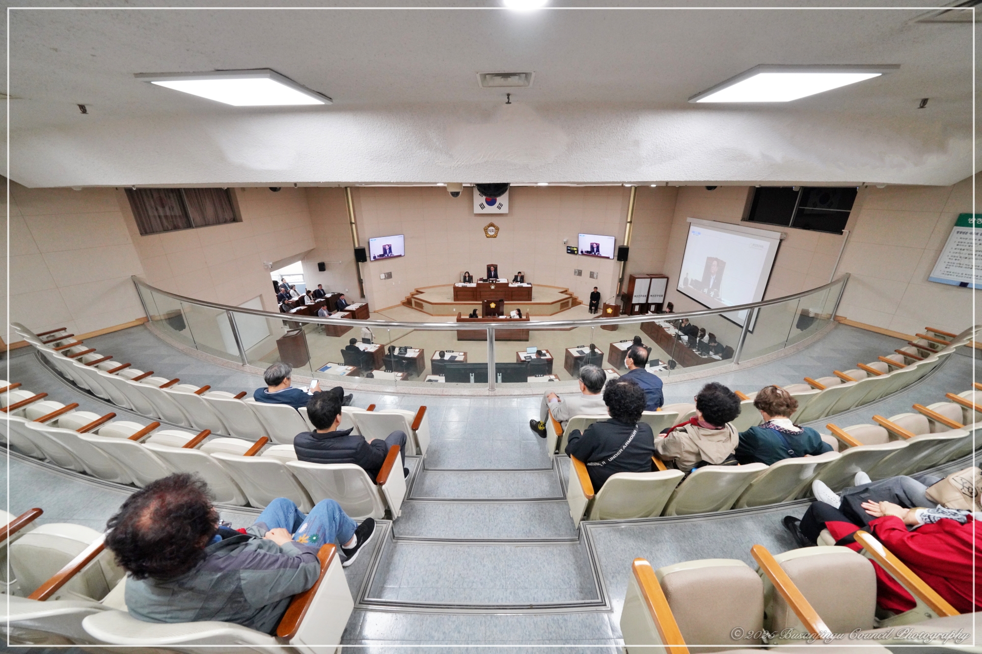 제353회 임시회 제2차 본회의 개최 1번째