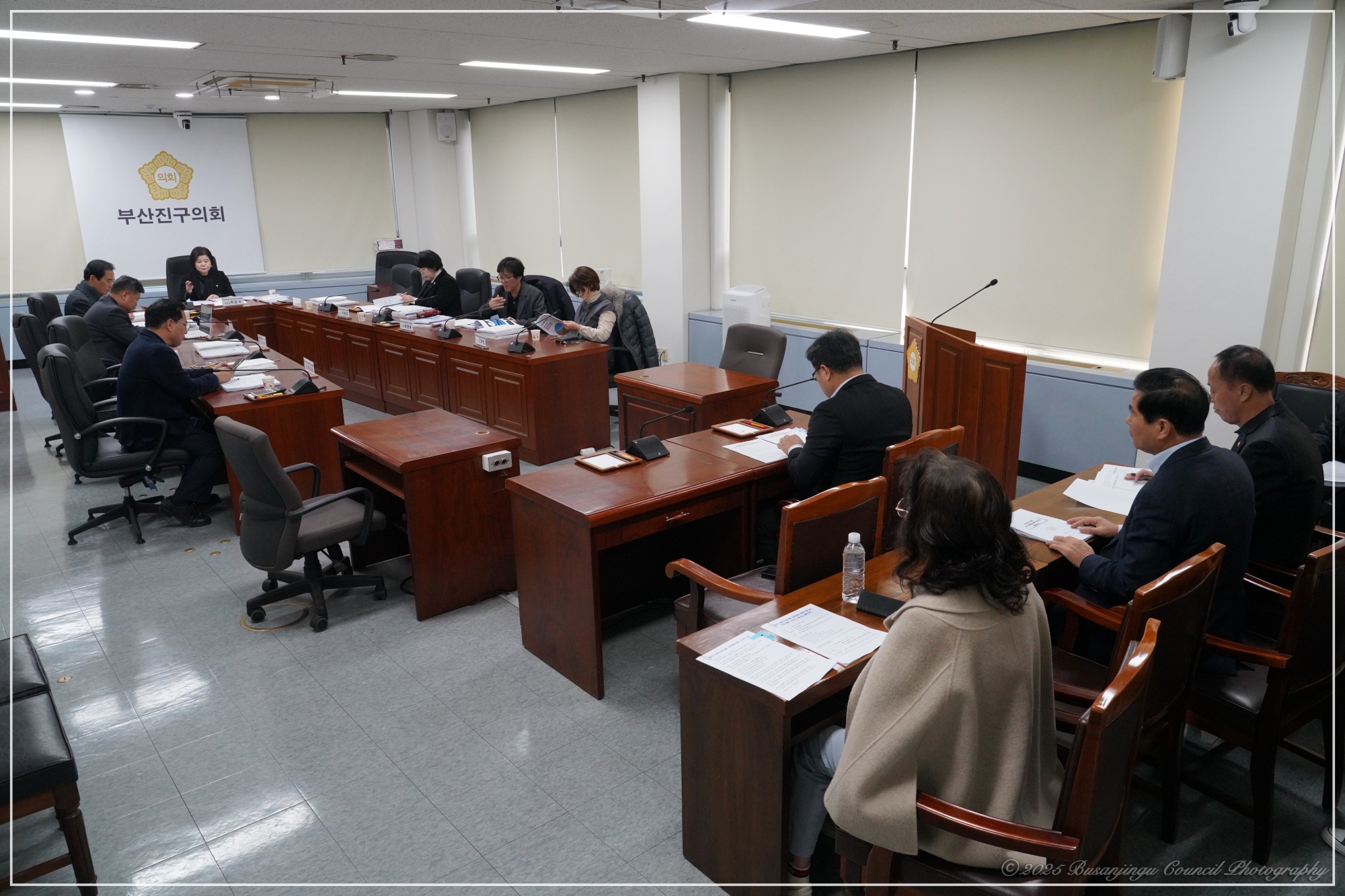 의원연구단체 연구 및 용역 결과 심의위원회 1번째