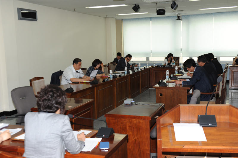 행정자치위원회 보건행정과 보고 청취 1번째