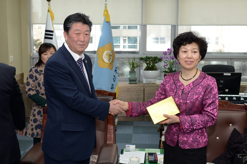 중국 북경시 서성구 대표단 영접 4번째
