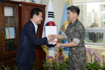 김동효 의원 감사패 수상 3번째